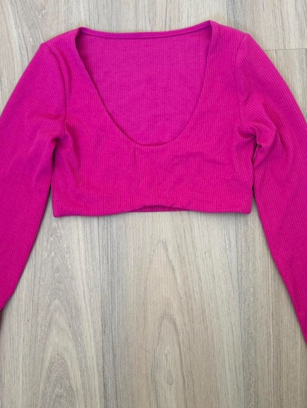 Alo Yoga Fushia Ribbed Crop Top - Picture 2 of 5